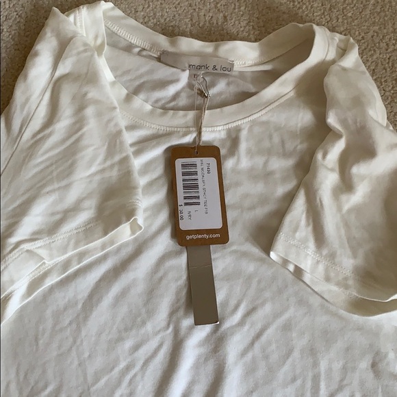 Plain white T-shirt. - Picture 2 of 2